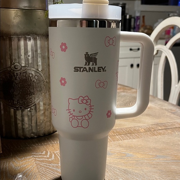 New white and Pink Hello Kitty Stanley 40 oz tumbler with straw. - Picture 4 of 7